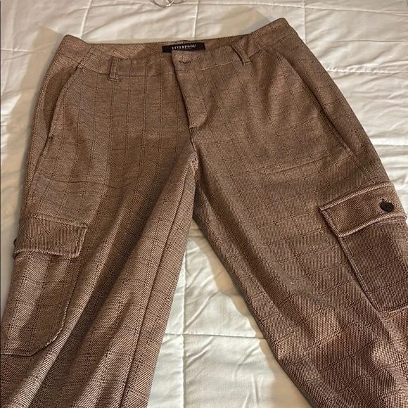 Liverpool Utility Crop w/Tab Hem & Cargo Pocket - Picture 8 of 11